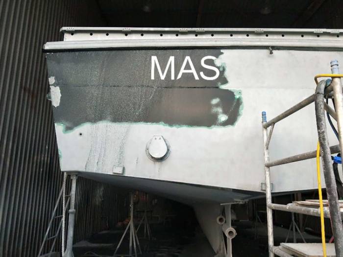 Boat hull substrate assessed before choosing blasting media and pressure